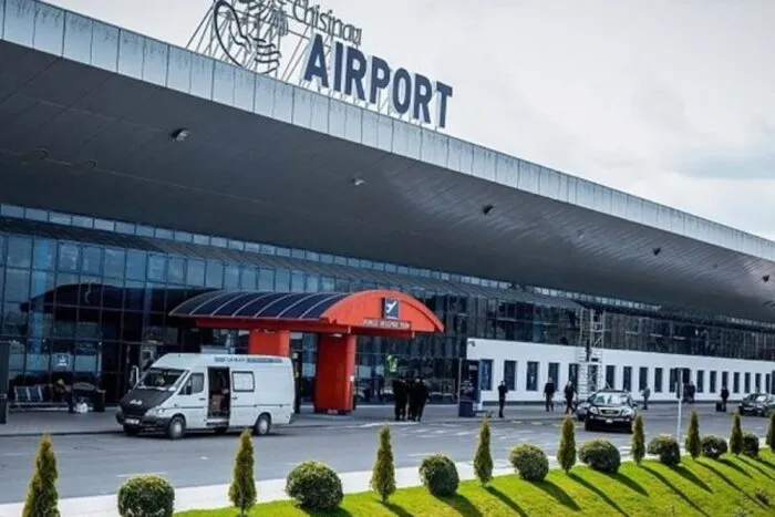 evacuare-masiva-pe-aeroportul-international-chisinau-dupa-amenintare-cu-bomba-1772119661