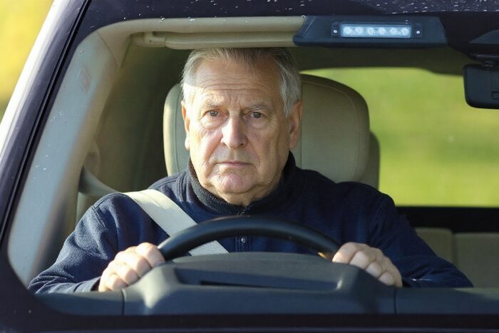 fratele regelui charles andrew arestat 8 politisti au descins la resedinta sa 1771495817