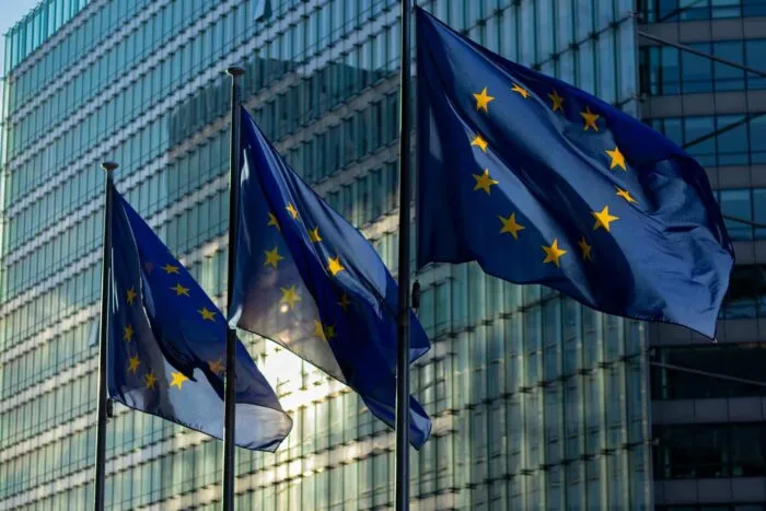 frica-in-cifre-68-dintre-europeni-se-simt-amenintati-si-cer-o-armata-ue