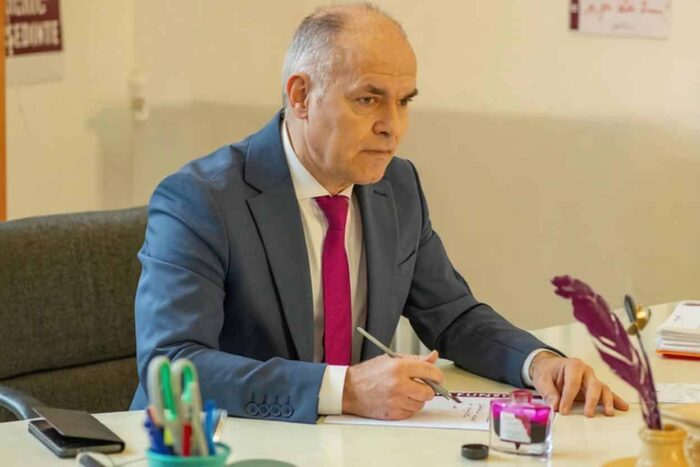 Funeriu propune 30 secunde de educație la 5 minute de scroll. E fezabil? funeriu propune 30 secunde de educatie la 5 minute de scroll e fezabil