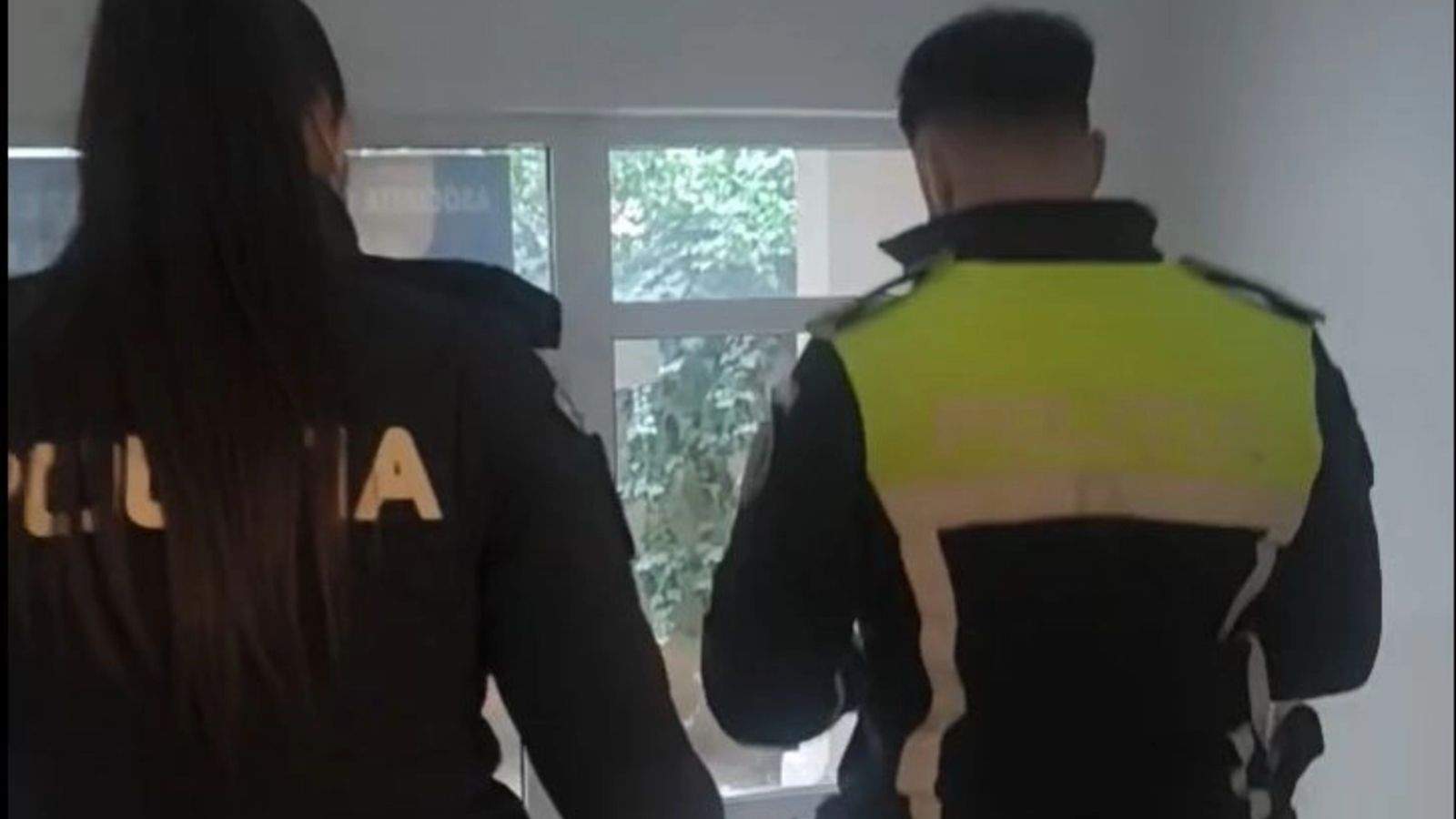 Găsit mort sub pat după 5 luni. Un bărbat de 72 de ani, căutat degeaba de autorități