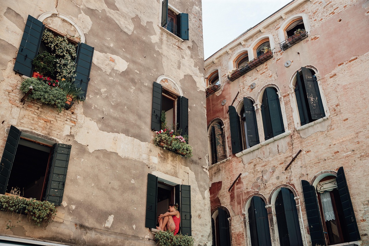 Proprietarii de clădiri vechi beneficiază de scutiri fiscale majore în România