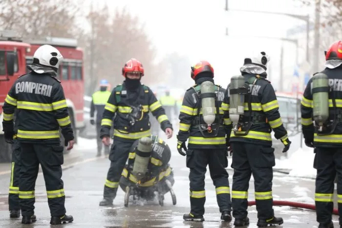 incendiu-in-sectorul-6-o-femeie-a-ars-de-vie-4-masini-distruse-complet