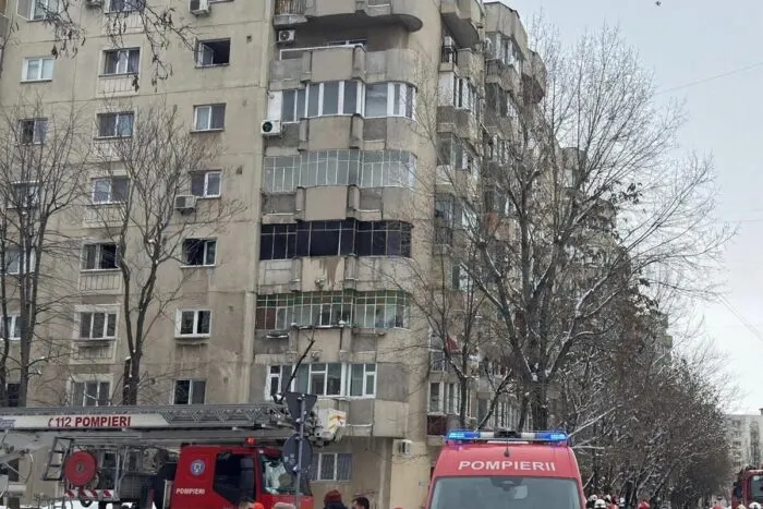 incendiu-violent-in-sectorul-5-o-persoana-are-arsuri-iar-30-de-locatari-evacuati-din-bloc