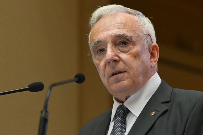 isarescu romania poate discuta de euro in 5 ani cu o conditie cheie deficitul sub 3 1771411692