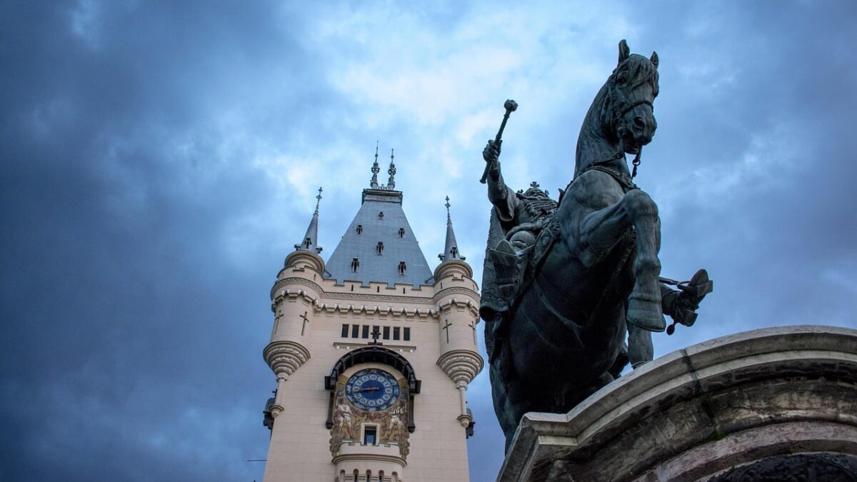 jaful esuat din iasi3 mascati au imobilizat paznicul dar au gasit casieria goala