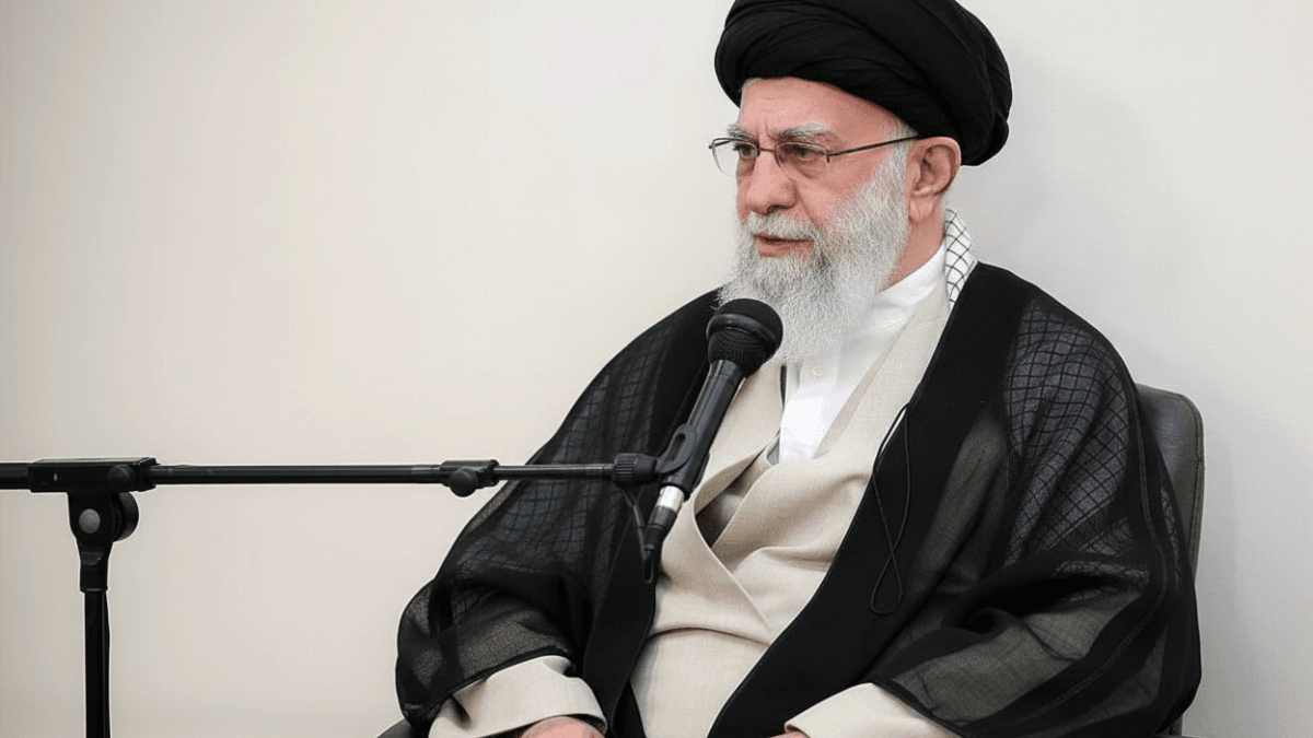 Khamenei acuză lovitură de stat după protestele cu mii de morți. Opoziția: Propagandă pură