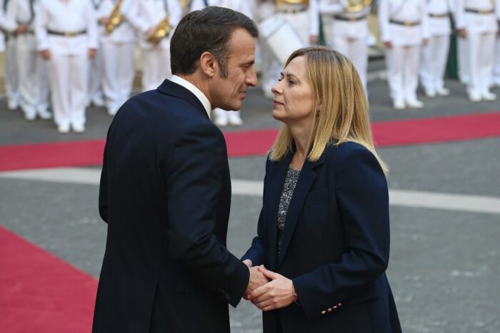 macron replica dura pentru meloni dupa crima din lyon sa ramana fiecare acasa 1771586405