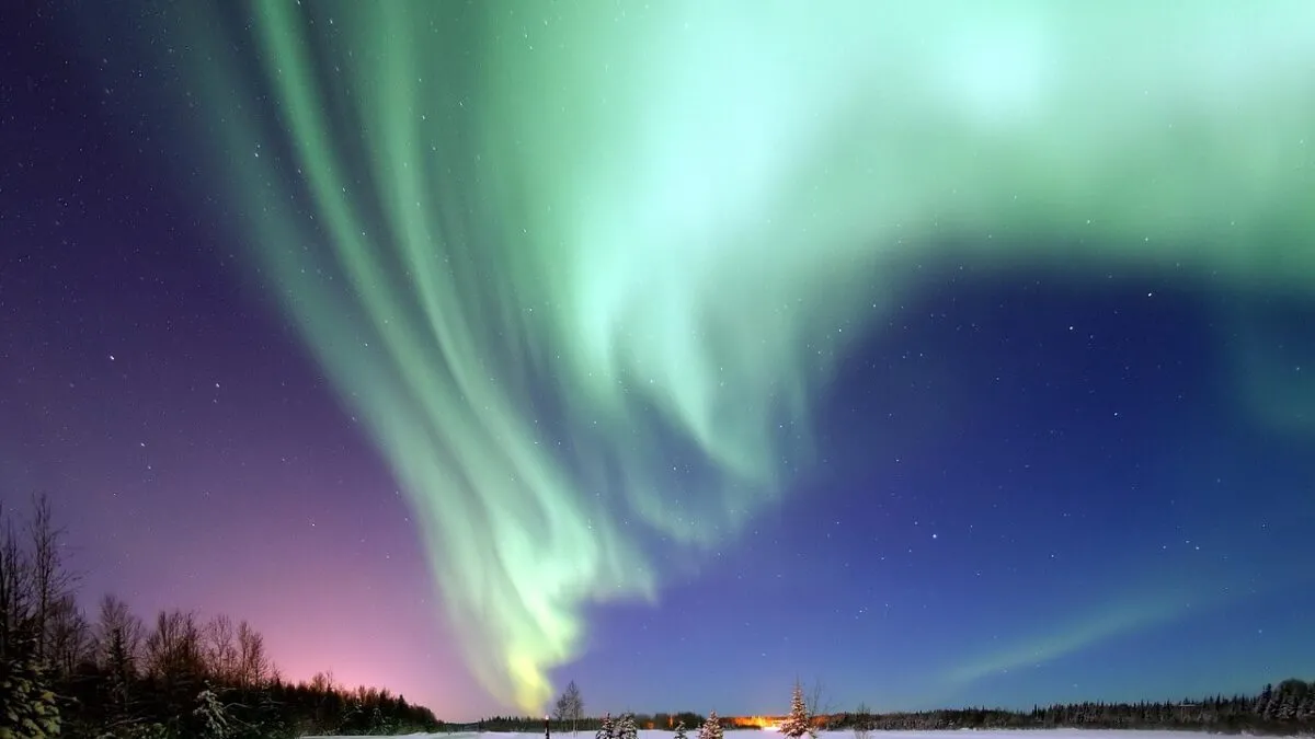 nasa-a-lansat-3-rachete-in-alaska-pentru-a-studia-aurorele-ce-cauta-la-360-km-altitudine-1771250750