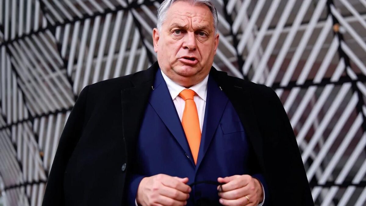 Orbán denunță un război UE: în timp ce opoziția îl devansează cu 10% în sondaje