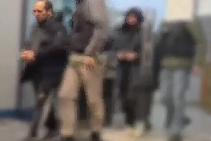 patru frati minori obligati de parinti sa cerseasca in bucuresti 4 persoane retinute 1771483581