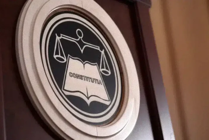 pensiile magistratilor blocate 2 ani avertismentul unui fost sef ccr si miza cjue