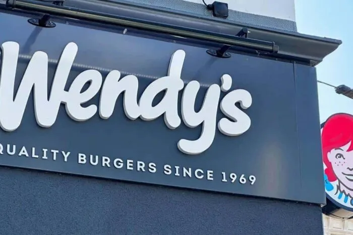 peste-870-de-magazine-se-inchid-in-sua-pana-in-2026-wendys-si-macys-pe-lista