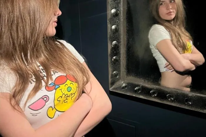 O mamă a șters fotografiile copilului de pe internet după vizionarea unui documentar