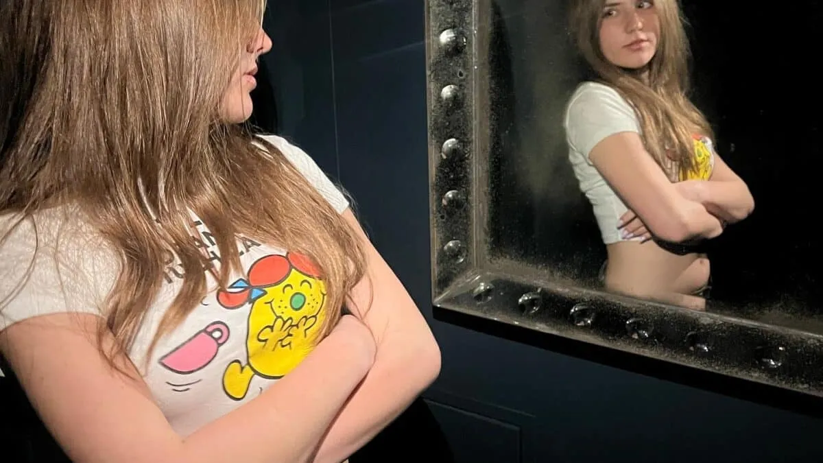 O mamă a șters fotografiile copilului de pe internet după vizionarea unui documentar