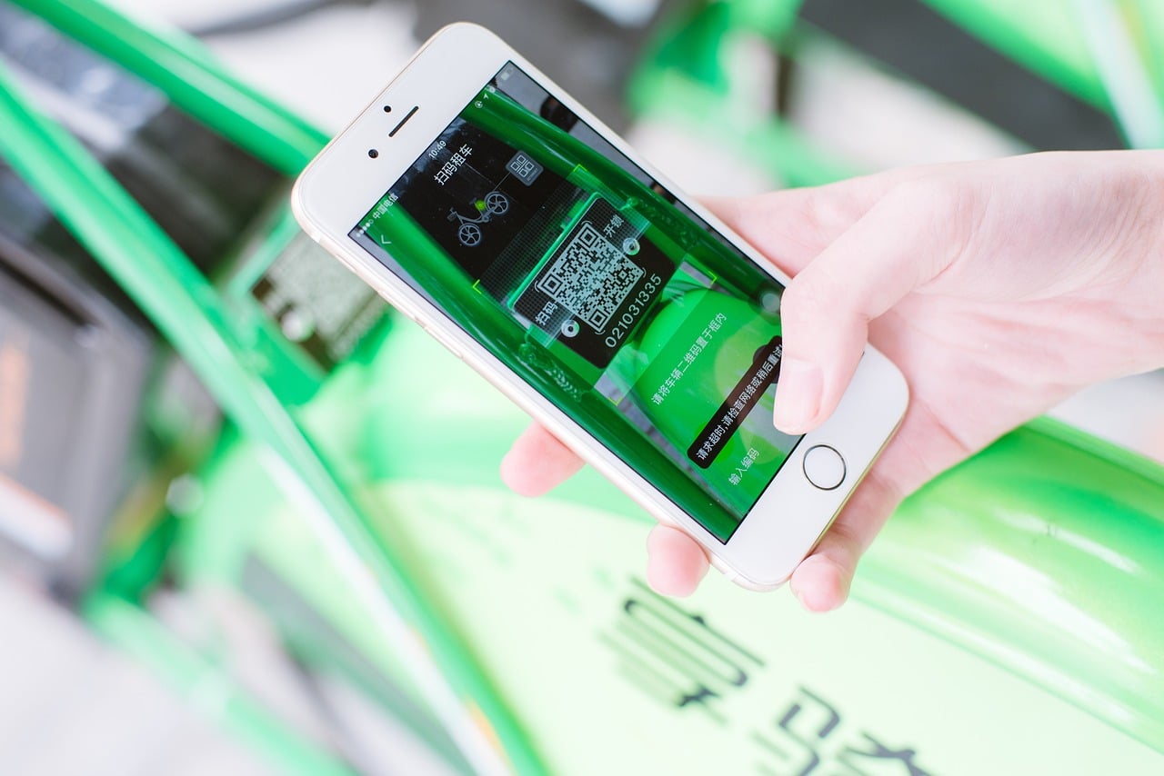 Război pe aplicațiile de dating. Rușii folosesc profiluri false pentru a recruta spioni ucraineni