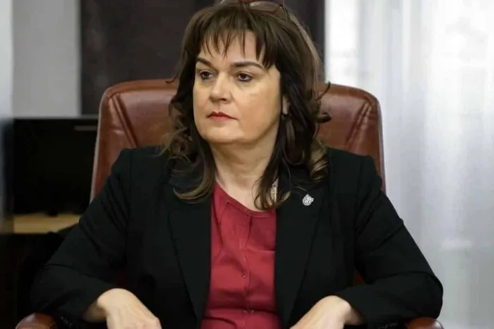 rectorul-plagator-repus-in-functie-ministerul-obligat-sa-i-plateasca-10-000-de-lei