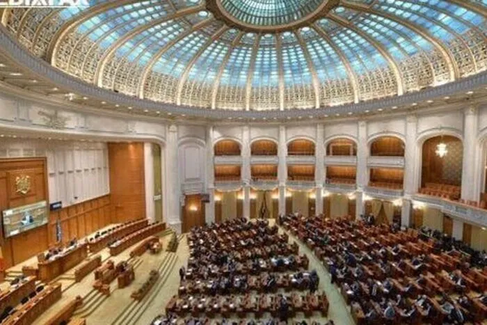 Guvernul desființează peste 6.400 de posturi din administrația centrală