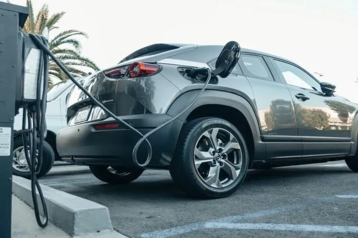 Rețele de încărcare auto: Top 3 furnizori din Europa și poziția României