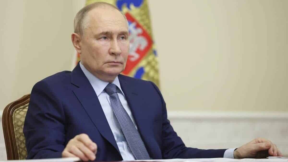 rusia salveaza cuba cu petrol sfidand sua datoria de 32 mld stearsa de putin