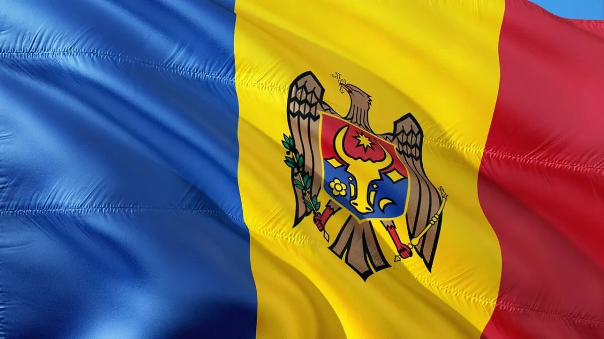scandal-in-moldova-150-de-enoriasi-au-fortat-o-biserica-6-arestati-un-primar-retinut