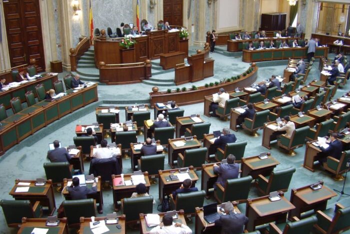 Senatul fierbe: 3 moțiuni-test pentru Coaliție, sunt vizați 2 miniștri și premierul senatul fierbe 3 motiuni test pentru coalitie sunt vizati 2 ministri si premierul