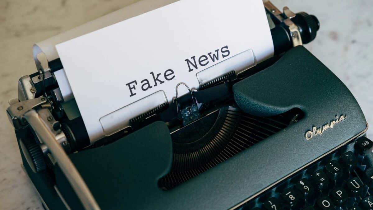 Ce părere au românii despre știrile false şi dezinformarea? stiri false romania 1770035050