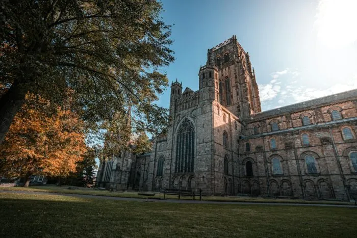 trump-cere-un-miliard-de-dolari-de-la-harvard-dupa-ce-universitatea-a-respins-500-de-milioane