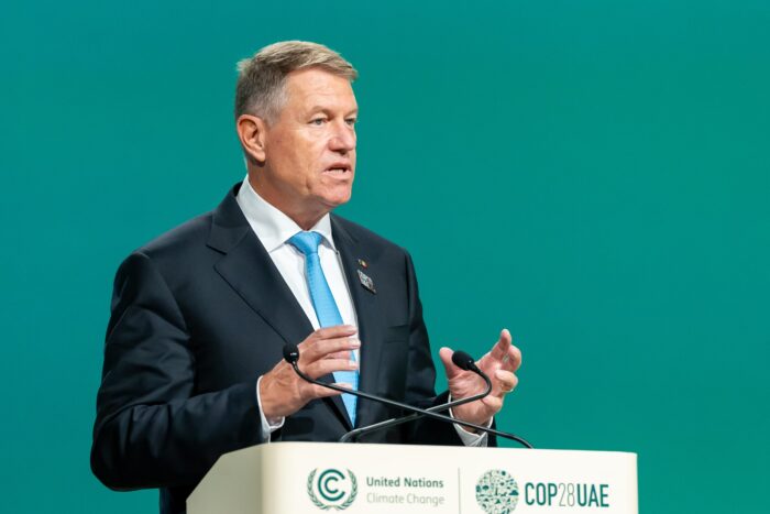 Vila lui Iohannis: Gaura de 6,5 mil. €. Curtea de Conturi arată risipă și plăți duble vila lui iohannis gaura de 65 mil e curtea de conturi arata risipa si plati duble