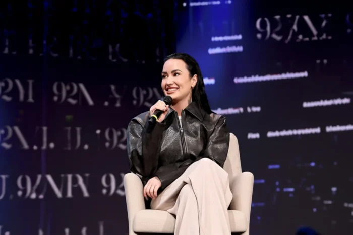 Demi Lovato explica de ce a cantat piesa Heart Attack la un eveniment caritabil Demi Lovato