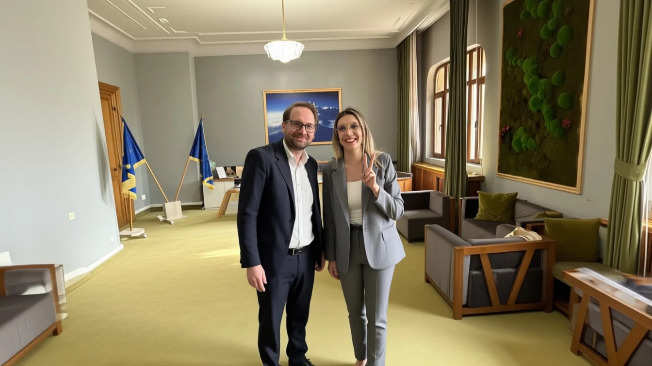 Nouă moțiune pentru Diana Buzoianu. Fritz – apărătorii mafiilor lemnului se dau mari patrioți