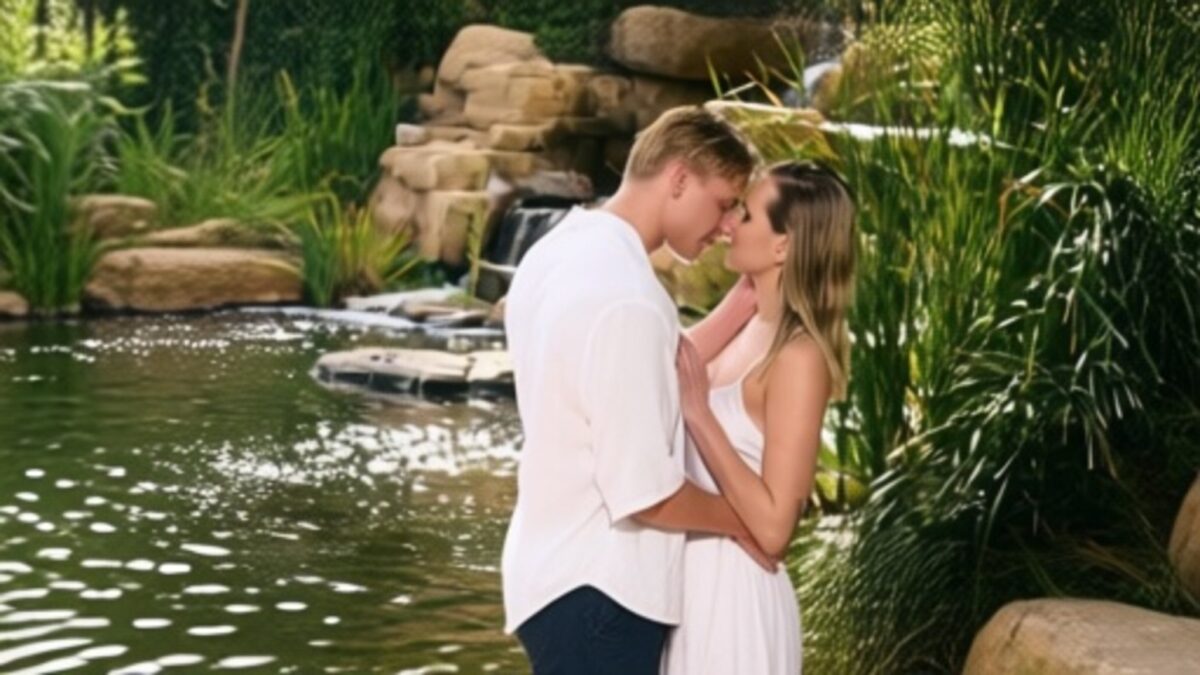 Săruturi pasionale la GNTM sub ochii lui Heidi Klum care a urmărit totul