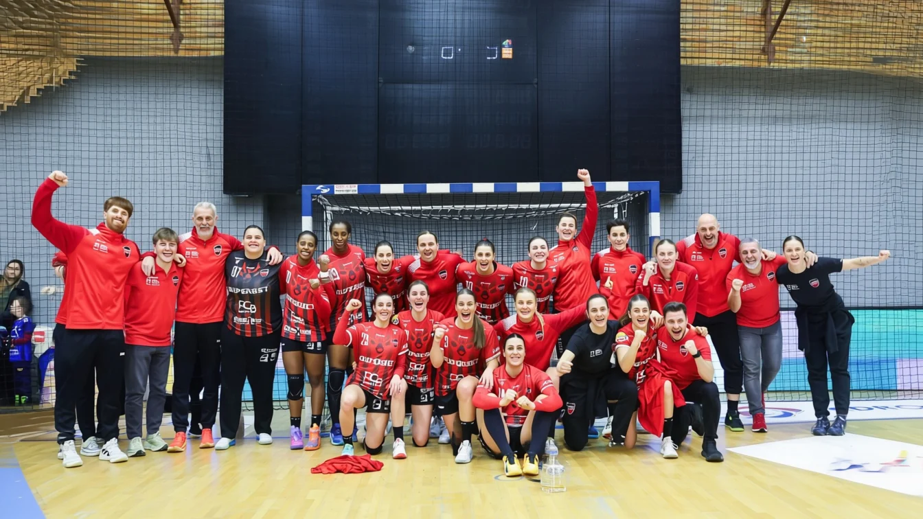 Gloria Bistrița învinge Ikast cu 35-34 în optimile Ligii Campionilor