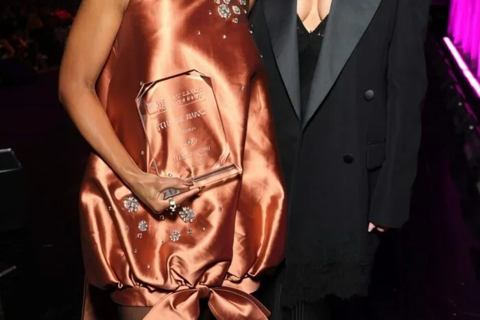 Jennifer Lopez, apariție surpriză la o gală de caritate pentru Kerry Washington