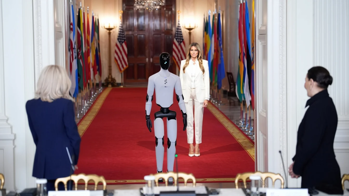Melania Trump aduce un robot umanoid la un summit cu lideri din 40 de țări