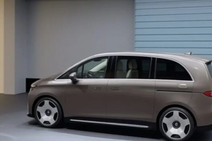 Mercedes-Benz lansează limuzina electrică VLE cu autonomie de 700 km