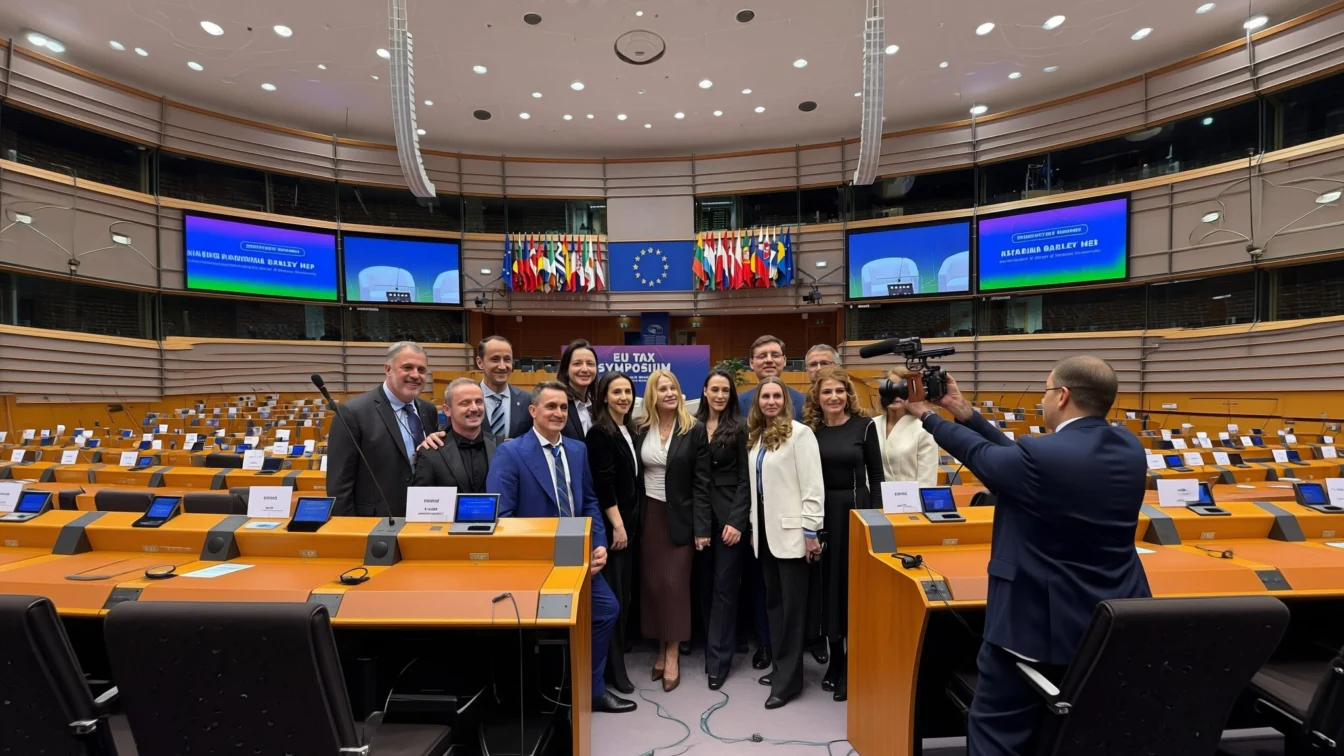 Nadia Comăneci marchează 50 de ani de la nota 10 la Parlamentul European