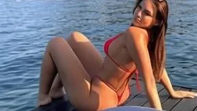 Influencer sârbă ia în calcul un tatuaj cu Novak Djokovic pe spate