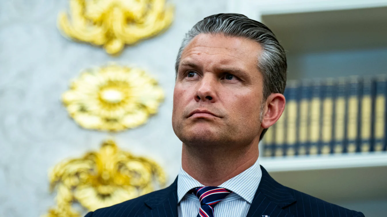 Șeful Pentagonului acuzat că a vrut să parieze milioane pe războiul cu Iranul