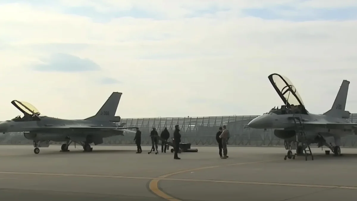 România trimite 100 de militari și șase avioane F-16 în Lituania Poliție Aeriană