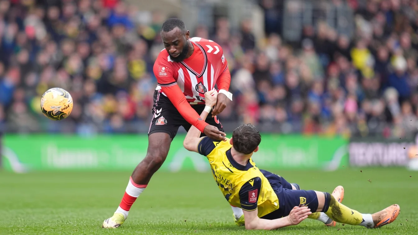 Meci din Premier League oprit în minutul 54 pentru insulte discriminatorii