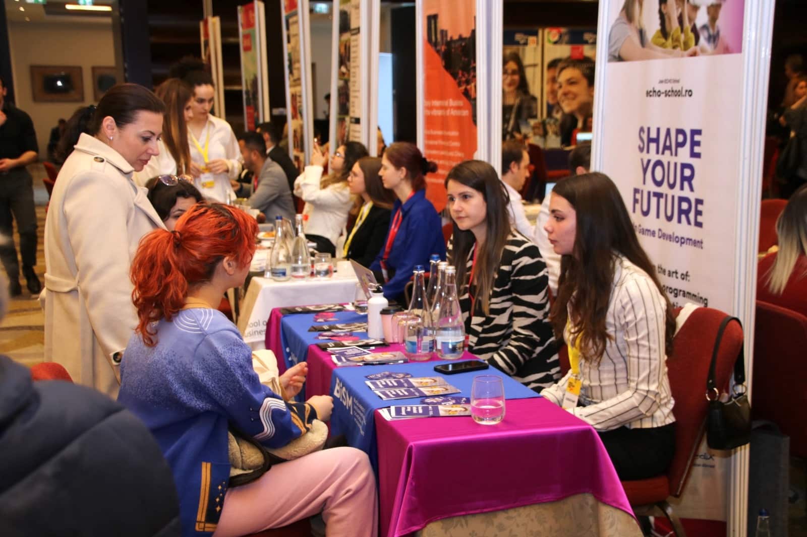 Analiză IntegralEdu: educația în străinătate arată o schimbare a tendințelor în România și la nivelul Europei de Sud Est