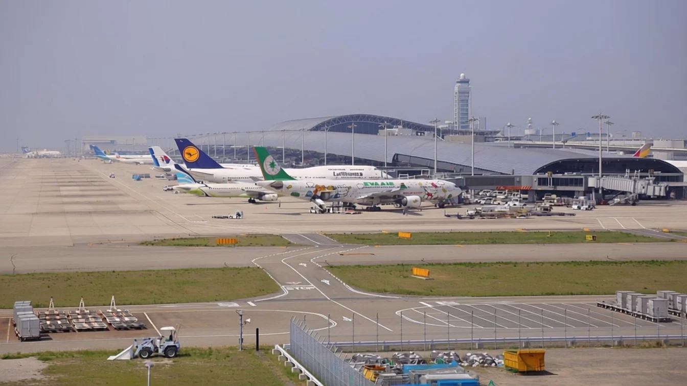 Zboruri blocate pe aeroportul Newark după evacuarea de urgență a turnului de control