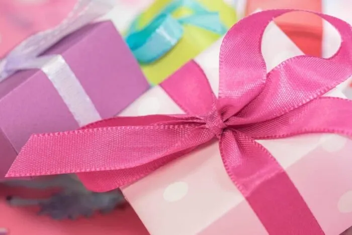 Cadouri de 8 Martie: Idei sub 100 de lei, reduceri și opțiuni personalizate