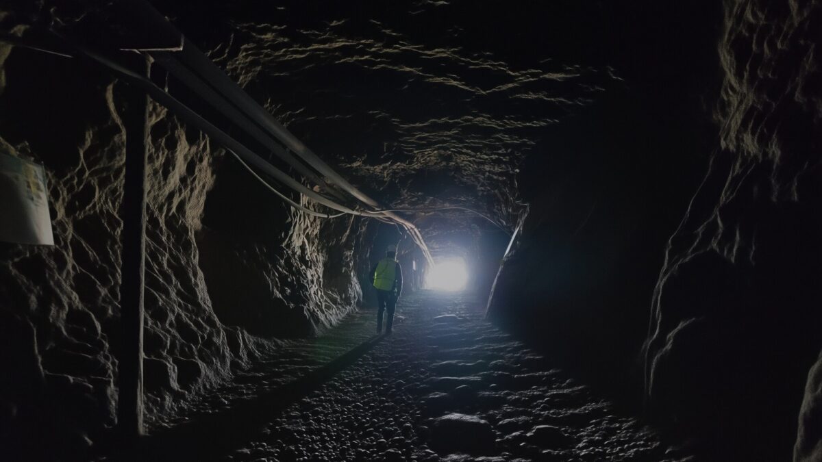 Statul redeschide minele de grafit din Gorj pentru încasări de sute de milioane de euro