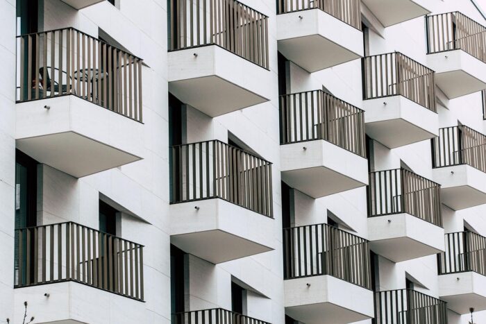 Impozitul pe apartament crește cu 80% din 2026 pentru români impozite apartamente 2026 1772625422