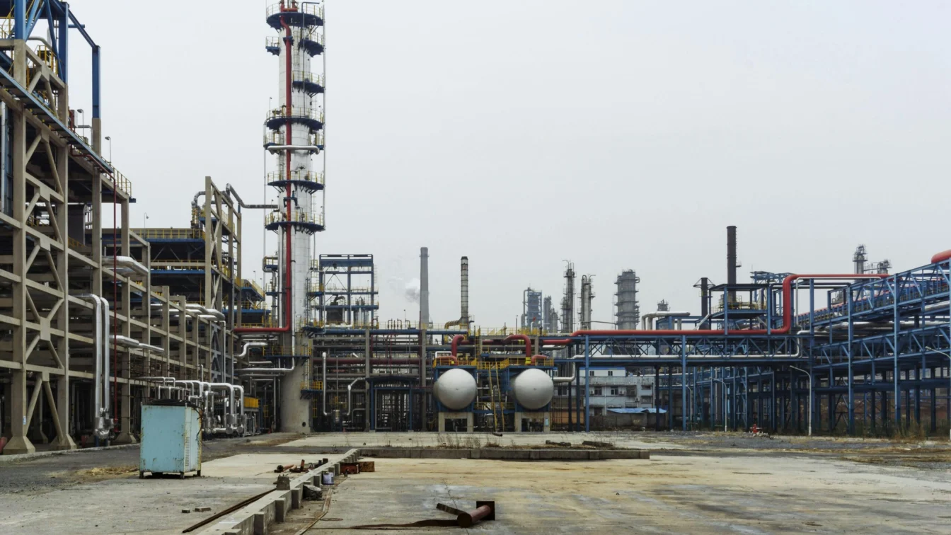 Rusia anunță că nu va livra petrol statelor care impun noul plafon de 44 de dolari