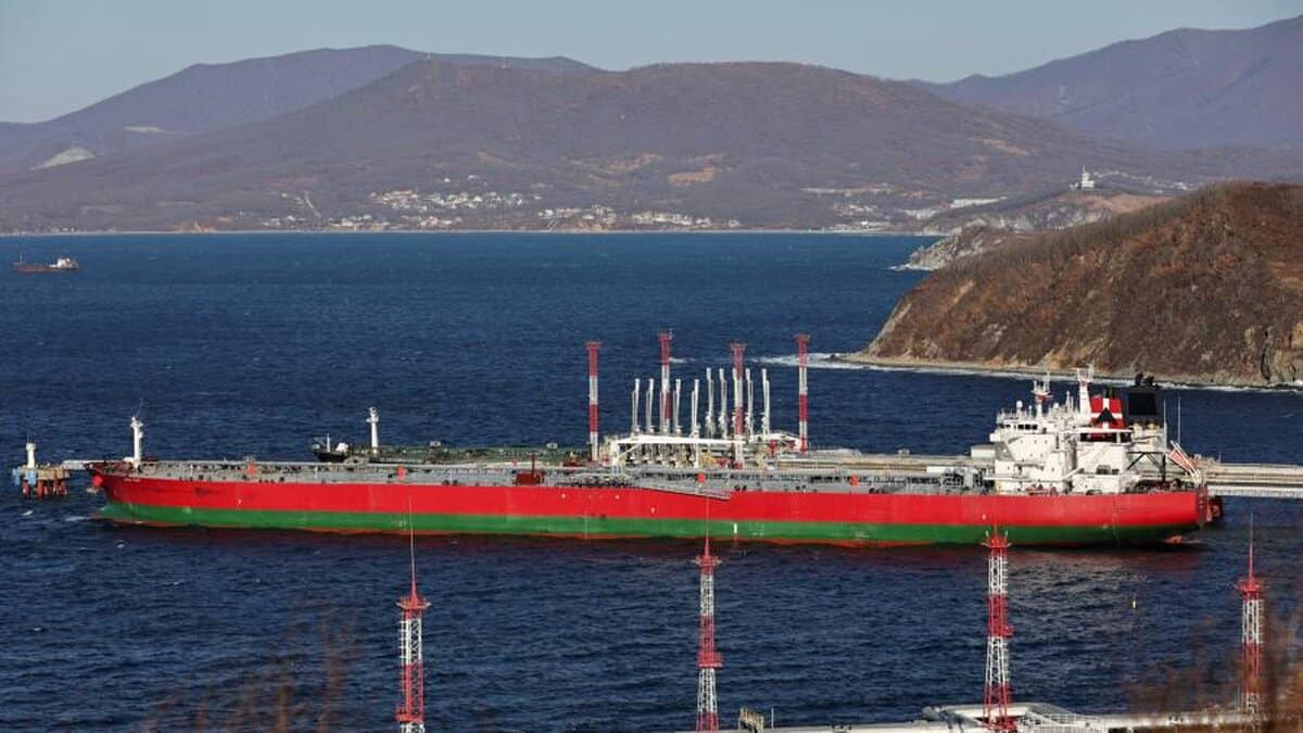 Prețurile combustibilului explodează după conflictul din Iran și lovesc dureros România