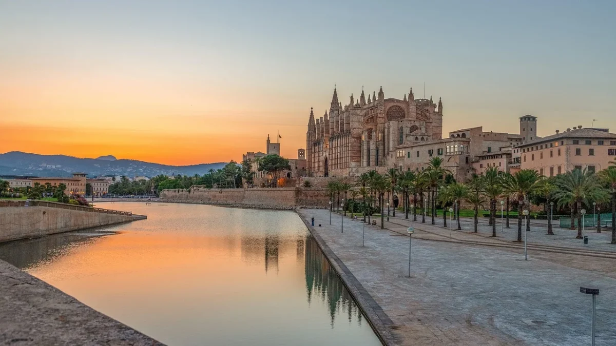 Mallorca fierbe proteste violente împotriva celor 22 de milioane de turiști proteste turism Mallorca