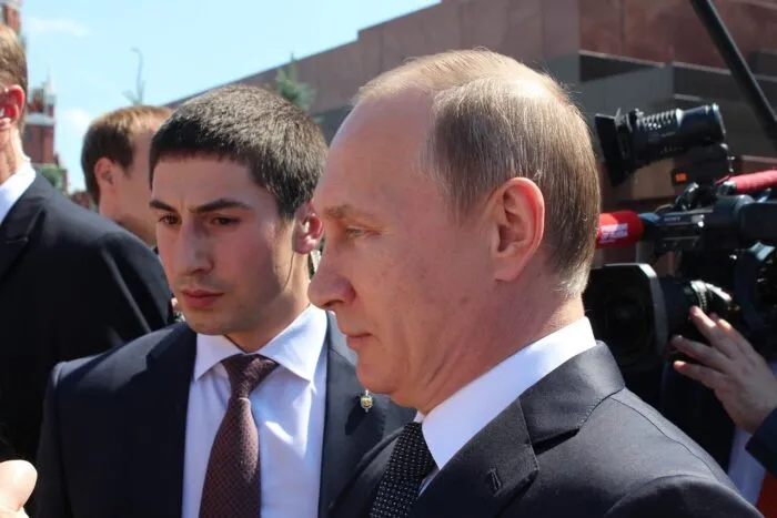 putin-se-teme-sa-nu-ajunga-ca-ultimul-tar-al-rusiei-1773310714